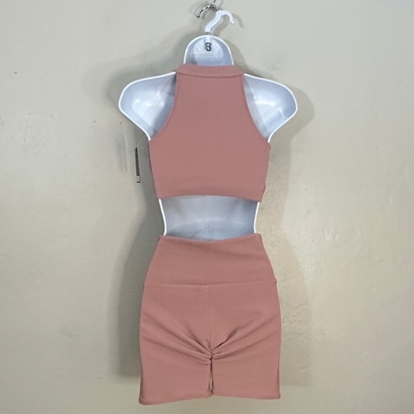 Onzie Women's Athletic Crop Top Shorts Set in Dusty Pink - Picture 3 of 5